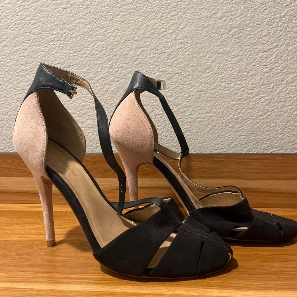 Zara Basics Black and beige suede heels with ankle strap